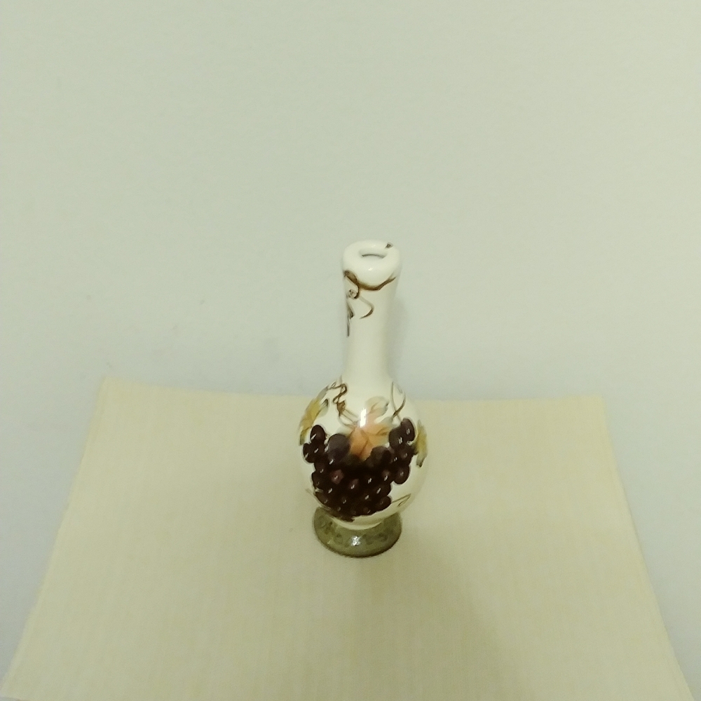 Ceramic vase